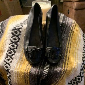 Pretty Vintage Black Leather Penny Loafers size 8